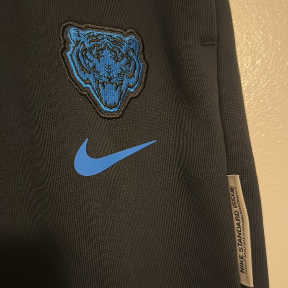 Nike Men’s DriFit Pants - Picture 2 of 3